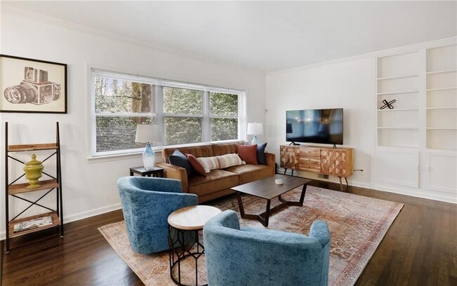 Building Photo - 961 E Rock Springs Rd NE