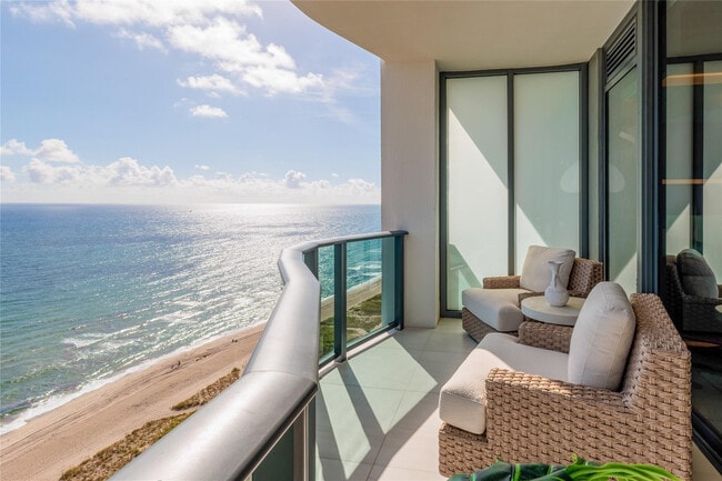 Building Photo - 900 N Ocean Blvd