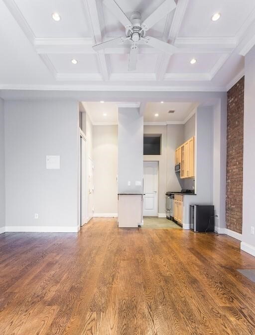 Foto principal - 7 E 75th St