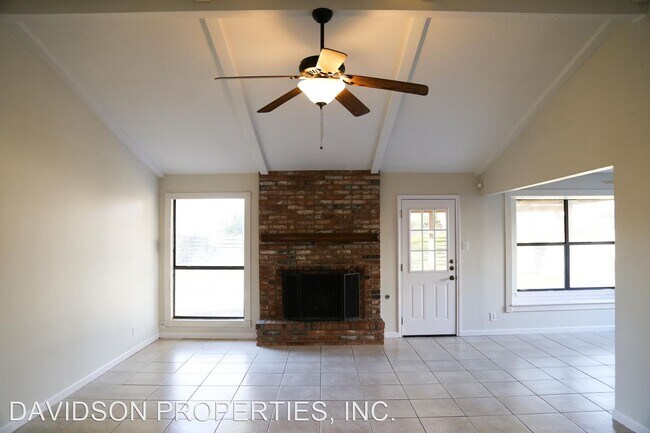 Foto del edificio - 3 br, 2 bath House - 14126 Parkhurst