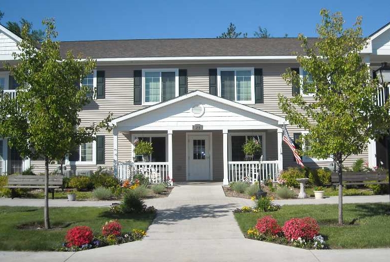 Primary Photo - Alpena Pines Apartments