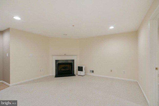 Foto del edificio - 125 Wootton Oaks Ct