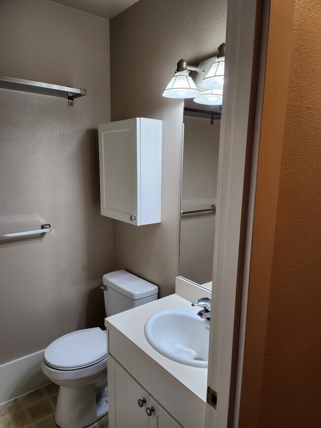 Bath - 165 Boston St