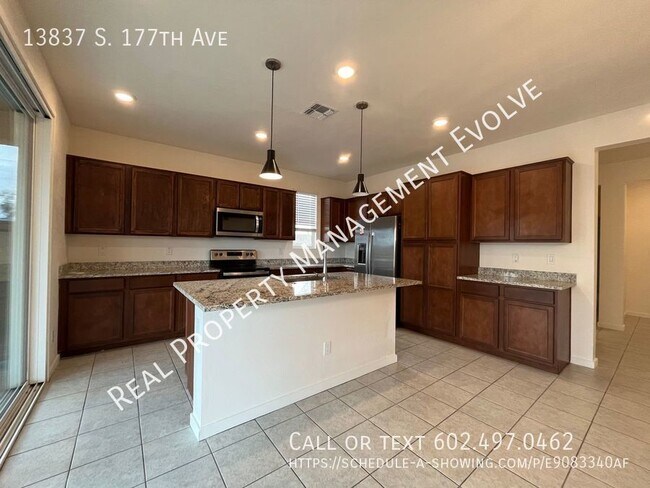 Building Photo - Newer Build Home in Gorgeous Goodyear!