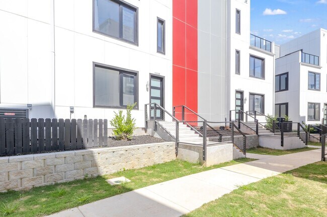 Foto del edificio - Luxury 3 Bed Townhome in Durham RTP