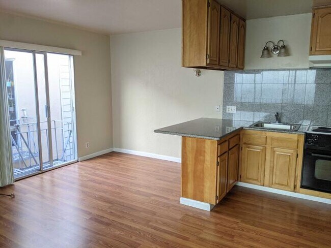 Building Photo - 1 bedroom in San Francisco CA 94118