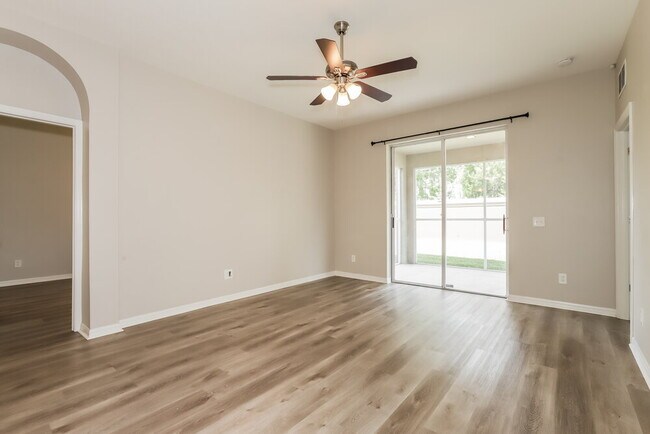Building Photo - 3211 Downan Point Dr