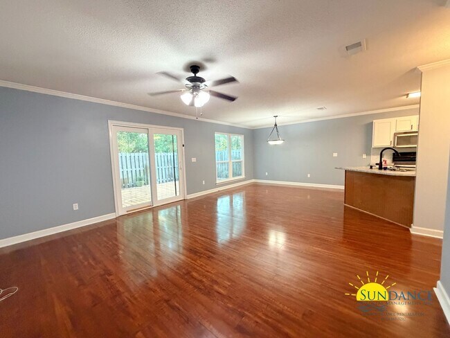 Foto del edificio - Inviting 3-Bedroom Home Near Eglin AFB!