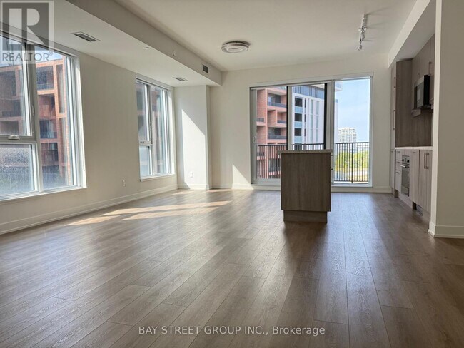 Building Photo - 38 Simcoe Promenade