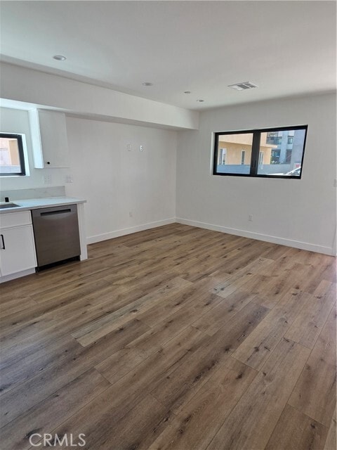 Foto del edificio - 6130 Hazeltine Ave