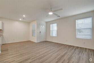 Building Photo - 6927 Stafford Hl St
