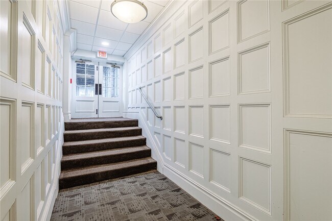 Foto del edificio - 421 University Ave