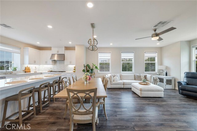 Building Photo - 6 Pony Ct