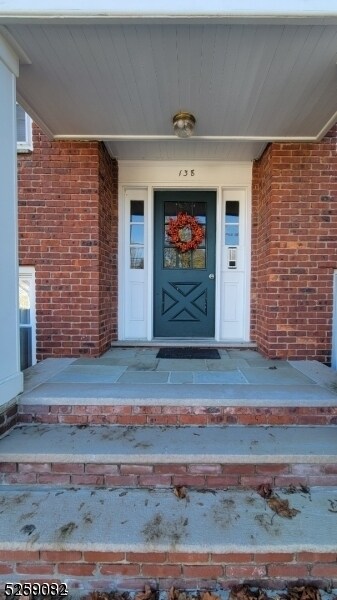 Primary Photo - 138 Roseland Ave