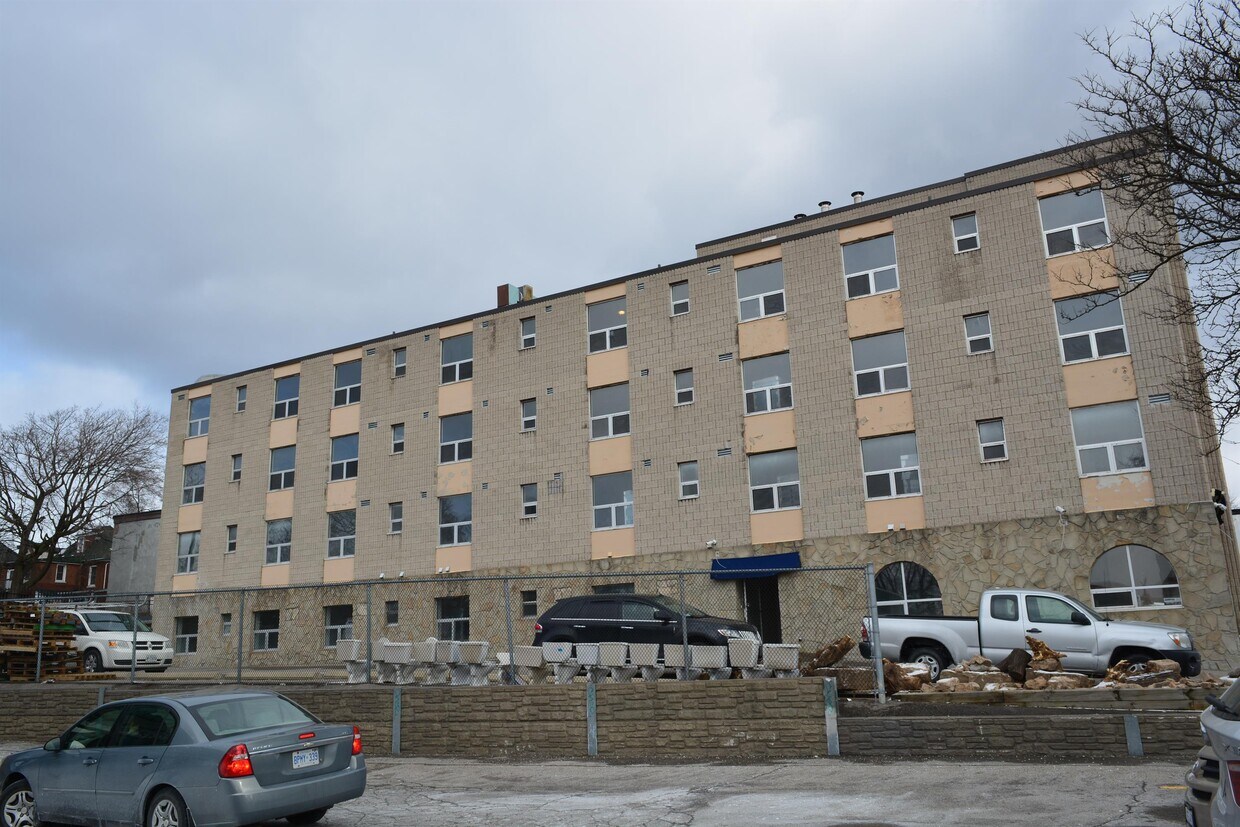Photo principale - 570-570 King St W