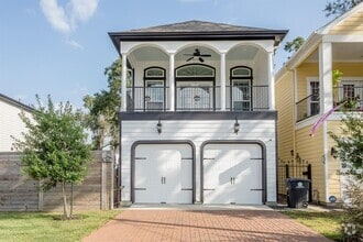Building Photo - 223 Frawley St