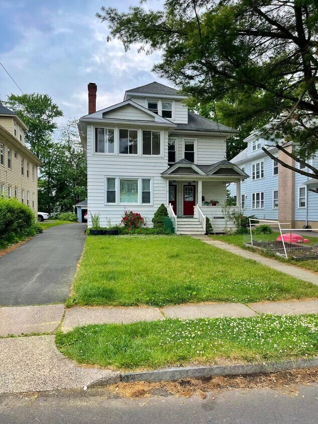 17 Bretton Rd Unit 17 Bretton Road, West Hartford, CT 06119