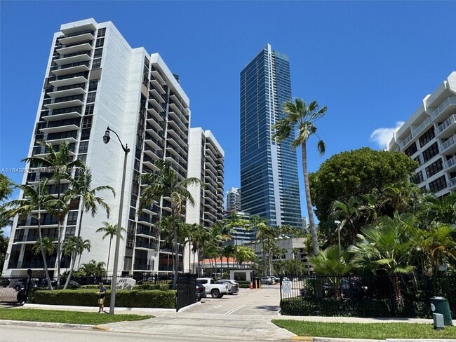 Foto del edificio - 1450 Brickell Bay Dr