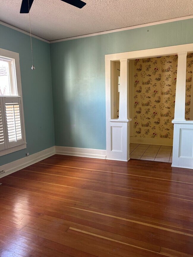Foto del edificio - 1-Bedroom, 1 bath in Quiet 4-Plex near Ivywild