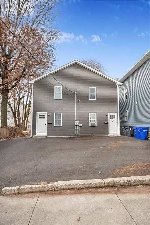 Building Photo - 42 Putnam St