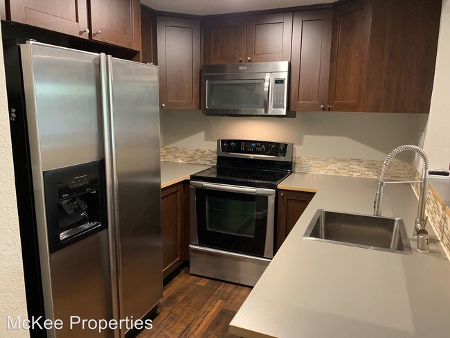 Building Photo - 2 br, 1 bath House - 2950 Broadway #17