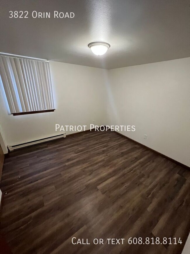 Building Photo - 1 bed/1 bath plus den in Madison, WI!