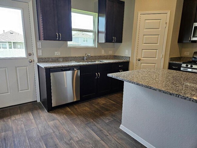 Building Photo - 147 Huckleberry Ln