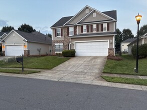 Building Photo - 8935 Oransay Way