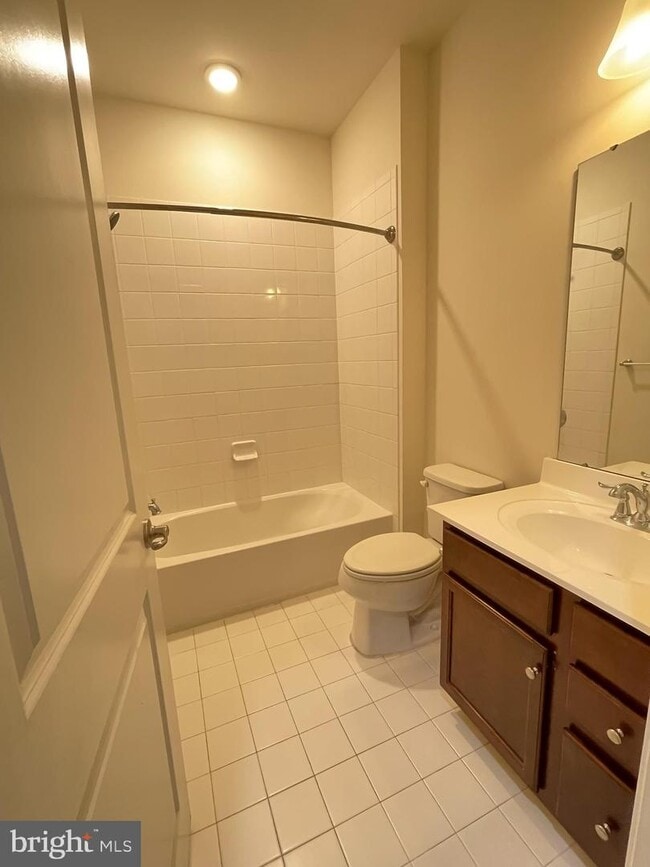 Building Photo - 9411 Ballard Green Dr