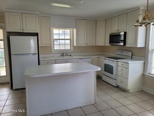 Building Photo - 3032 Edward Ct
