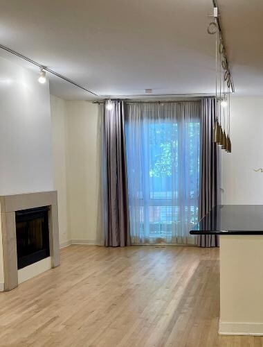 Foto del edificio - 661 W Wayman St