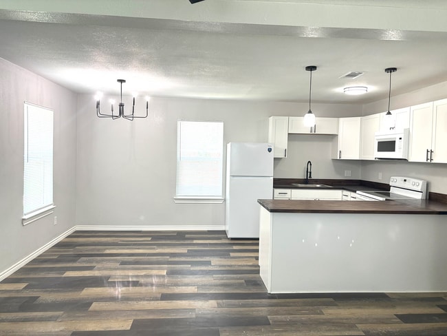 Building Photo - 5609 Fernander Dr