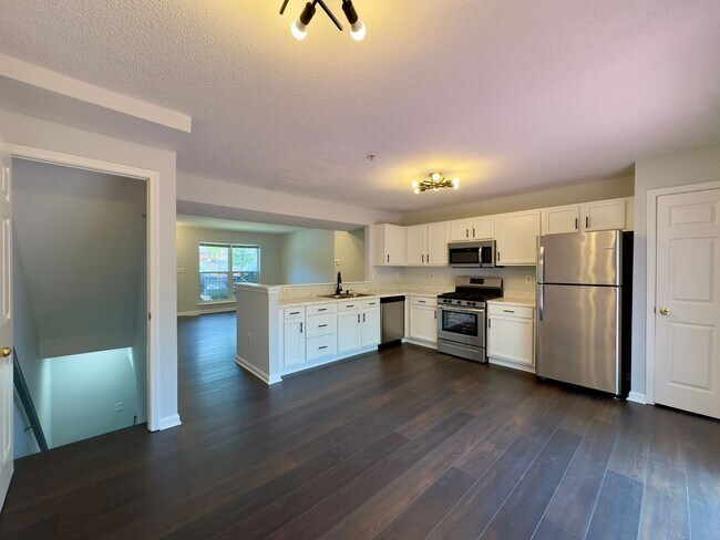Foto del edificio - Charming 3 Bedroom/2 Bathroom Apartment in...