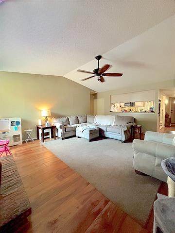 Foto del edificio - 2204 Homecraft Ln