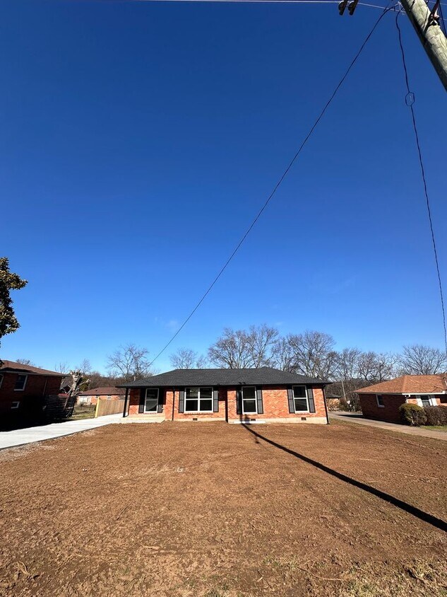 Newly Renovated East Nashville Home | 3BR/2BA | Attached Garage + Large Fenced Yard | Minutes to ... - Newly Renovated East Nashville Home | 3BR/2BA | Attached Garage + Large Fenced Yard | Minutes to ...