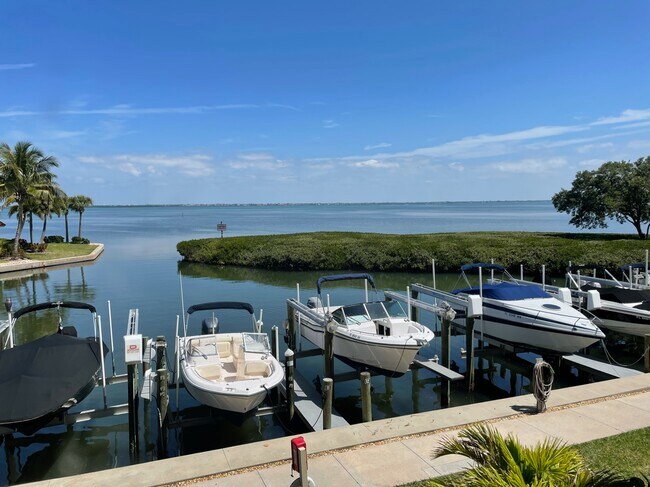 Building Photo - 4960 Gulf Of Mexico Dr