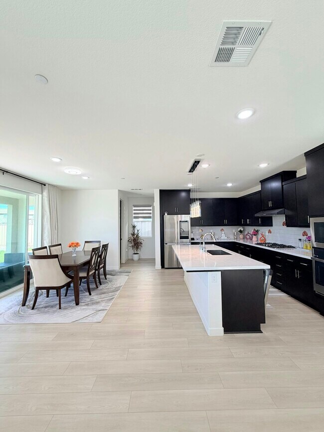 Foto del edificio - 5396 High Vly Ln