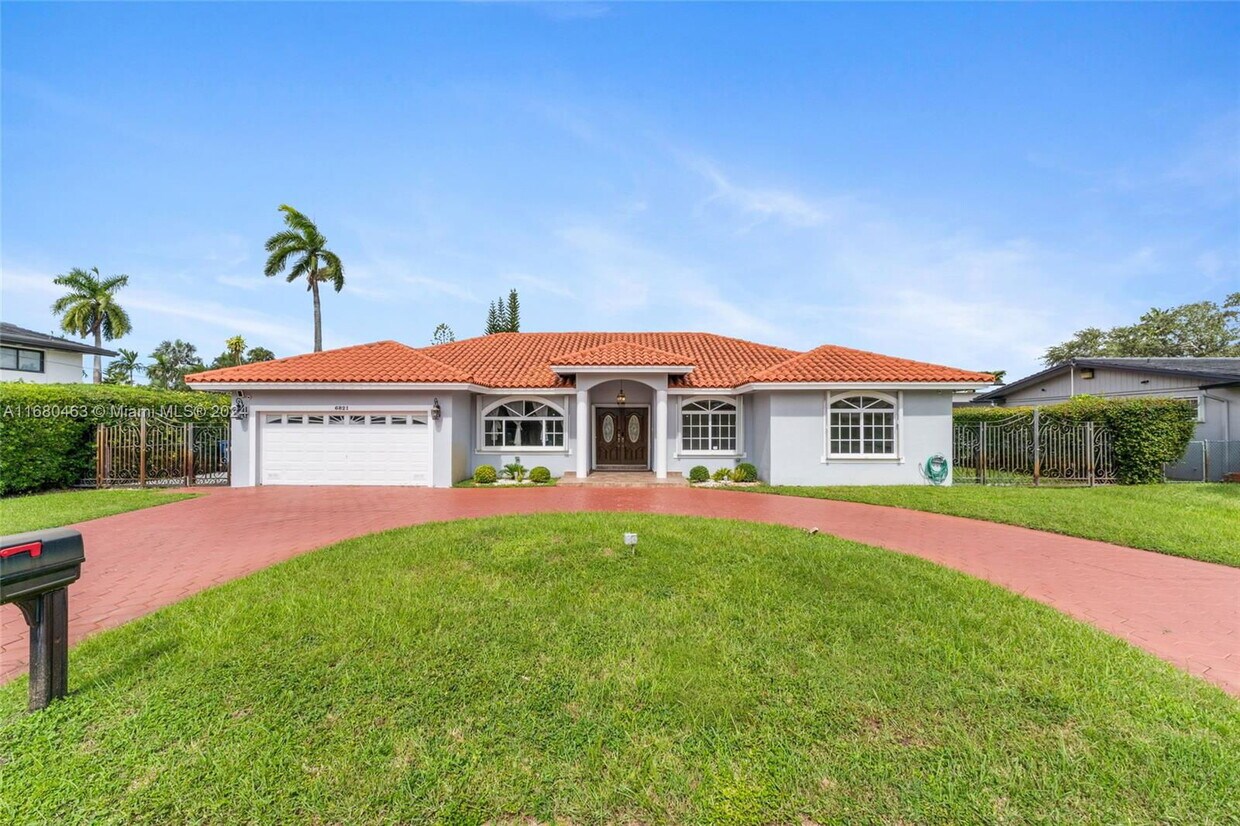 Foto principal - Winged Foot Drive, Hialeah, FL 33015 - 4 BR 3 BA house