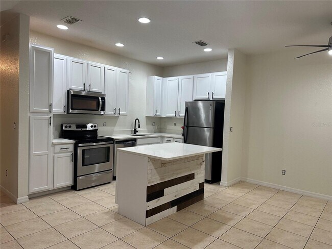 Building Photo - 2326 Caravelle Cir