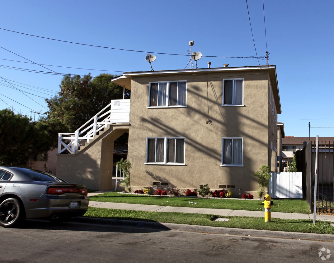 Building Photo - 9343 Park St