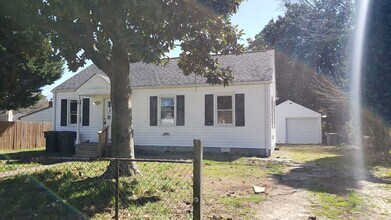 Building Photo - 37 Crestwood Cir