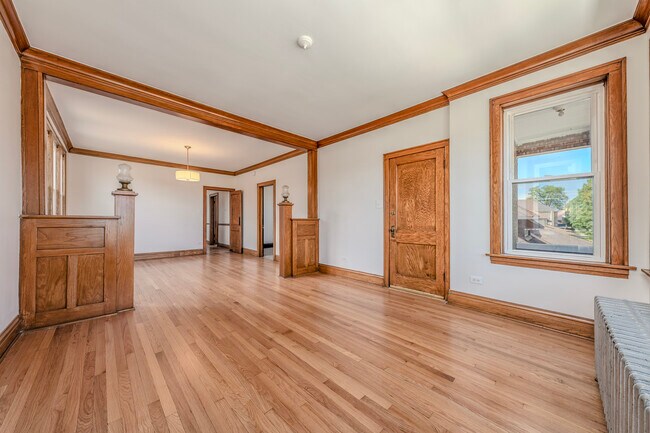 Building Photo - 7236 S Fairfield Ave