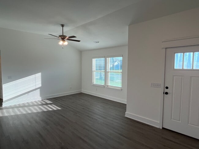 Building Photo - Welcome Home! Beautiful New Build in Republic