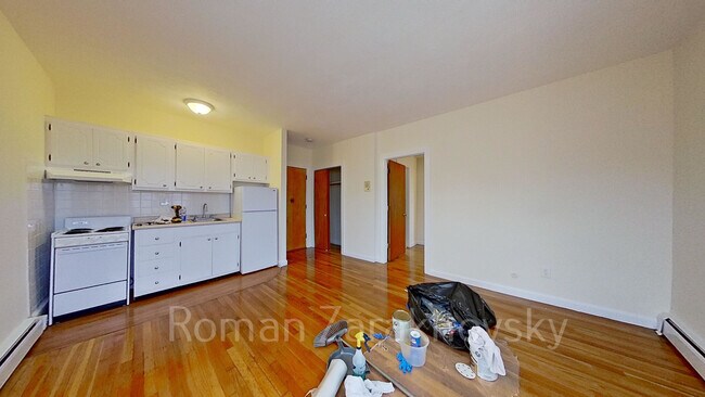 Foto del edificio - 182 N Beacon St