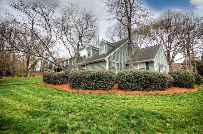 Foto del edificio - 5733 Connor Blvd