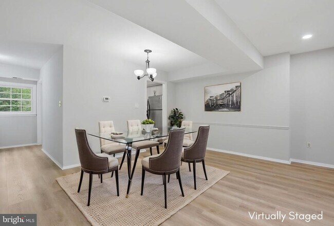 Foto del edificio - 7739 Tiverton Dr