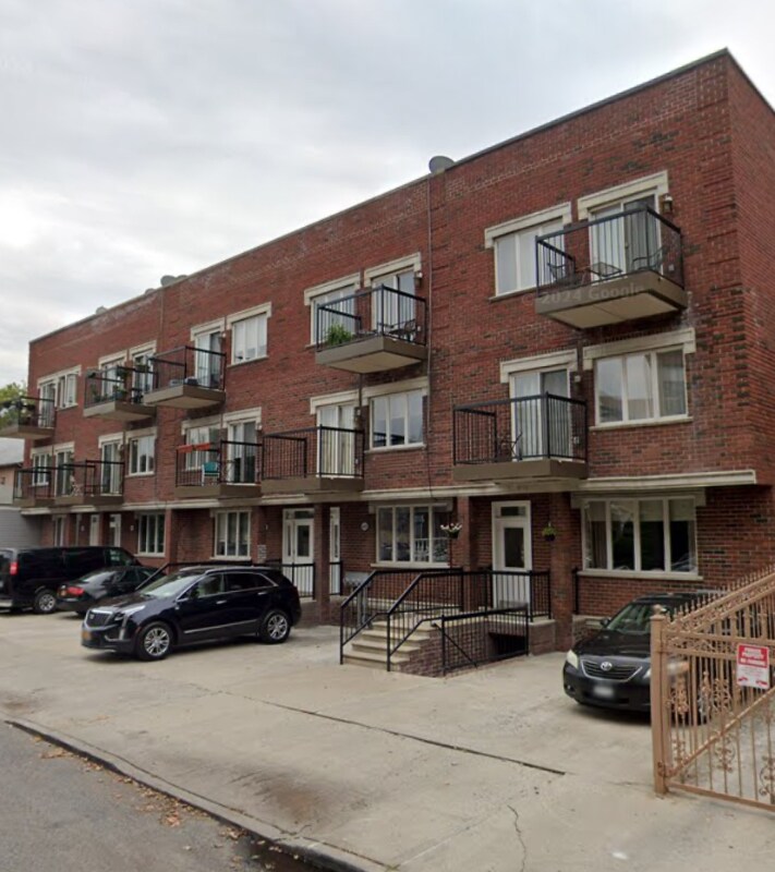 Primary Photo - 608 E 7th St