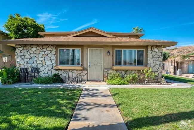 Building Photo - 72701 Willow St