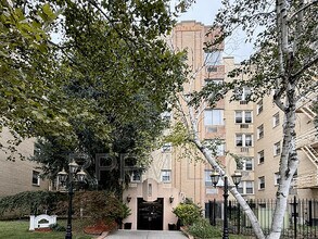Building Photo - 19-31 Lyons Ave