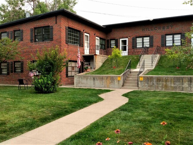 Building Photo - 1218 8th Ave S